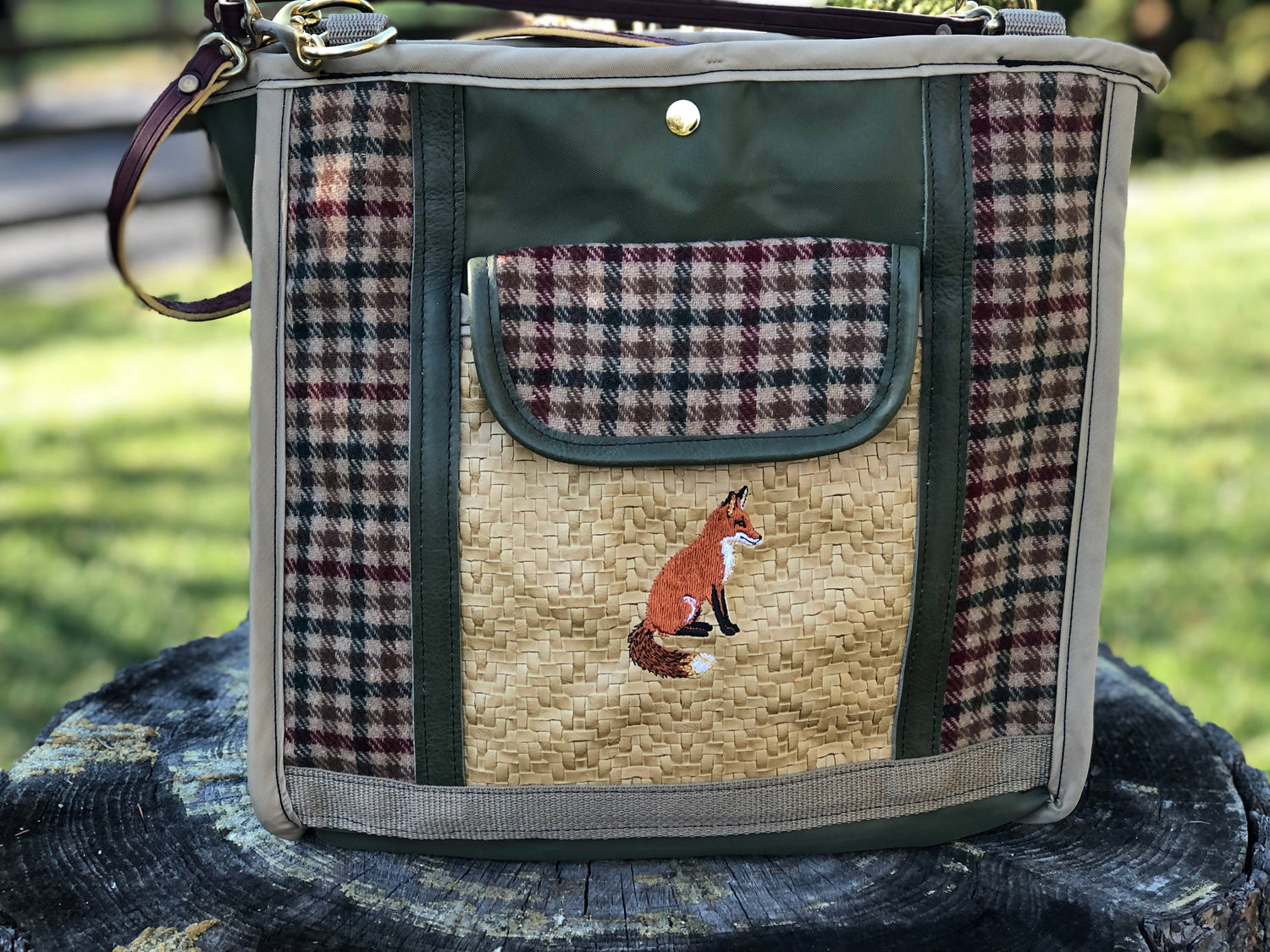 Medium Handbags/Totes